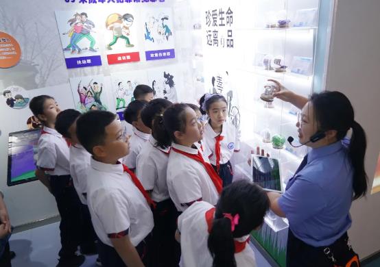 省检察院与省委社会工作部联合开展“携手关爱，共护未来”检察开放日活动